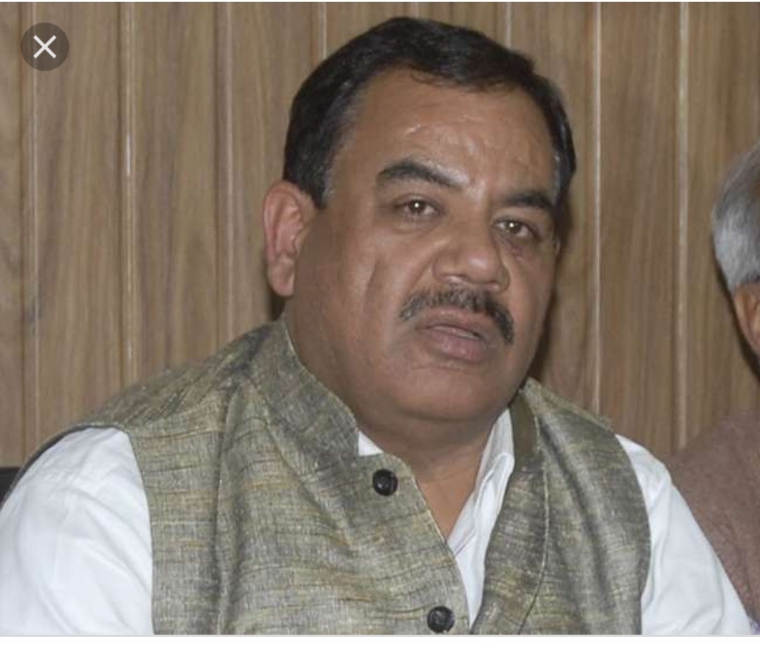 वन मंत्री डॉ हरक सिंह रावत पर आया देवता देखें वीडियो।