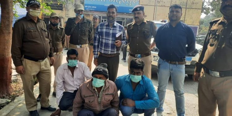 गदरपुर थाना परिसर में एसएसपी उधम सिंह नगर ने अवैध असलहा फैक्ट्री का किया खुलासा