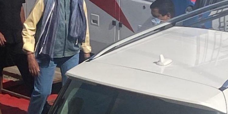 महानायक अमिताभ बच्चन शूटिंग के लिए पहुंचे जौलीग्रांट।प्रशंसकों की उमड़ी भीड़