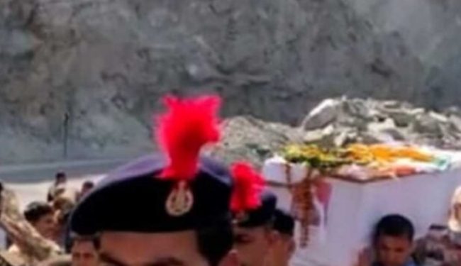 दुखद: पंचतत्व में विलीन हुआ टिहरी के वीर सपूत का पार्थिव शरीर