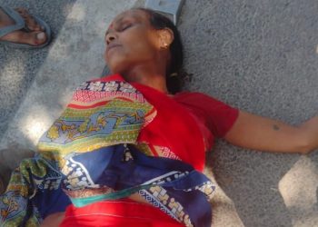 बदसलूकी: सिपाही ने जड़ा महिला को थप्पड़। 