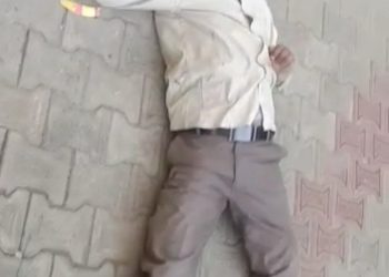 गजब : बच्चों के भविष्य को अंधकारमय करता प्राथमिक विद्यालय का प्रधानाचार्य