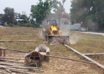 बड़ी खबर :  यूपी मे योगी के बाद उत्तराखंड मे गरजा ‘संत’ का बुलडोजर