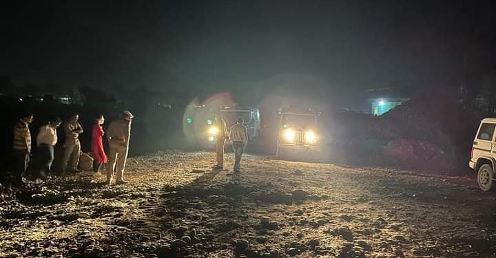 डोईवाला में हो रहे अवैध खनन पर प्रशासन ने किए 4 डम्फर सीज, साथ 1 लाख 80 हजार का जुर्माना