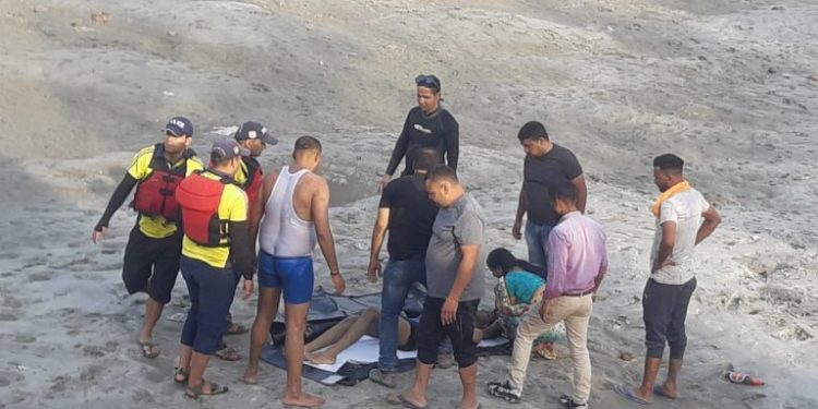 हादसा : नहाते वक्त गंगा में डूबे दो युवक, SDRF की टीम ने किया रेस्क्यू