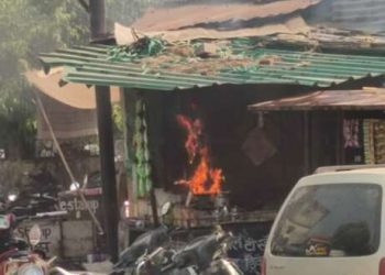 हादसा : देहरादून कोर्ट के मुख्य गेट में बनी दुकान पर लगी आग….