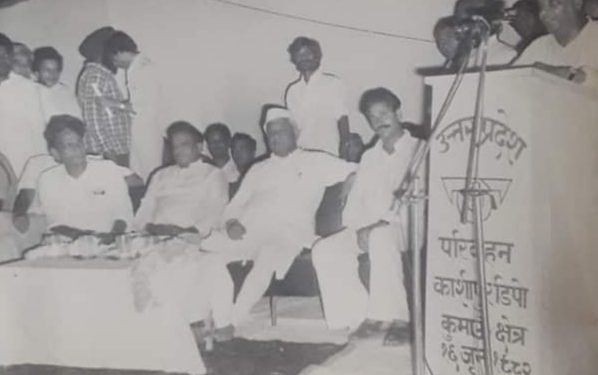 काशीपुर डिपो : कांग्रेस ने खोला, भाजपा ने ताला ठोका।