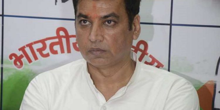 कांग्रेस में घमासान : नेता प्रतिपक्ष पर प्रदेश प्रभारी देवेंद्र यादव का बड़ा बयान