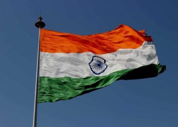 पूर्व मंत्री की बहू आरुषि ने अंटार्कटिका में गाड़ा झंडा 