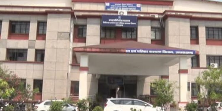 बड़ी खबर:  स्वास्थ्य महानिदेशालय पर सीएम के डॉक्टर एनएस बिष्ट उठाए सवाल। 