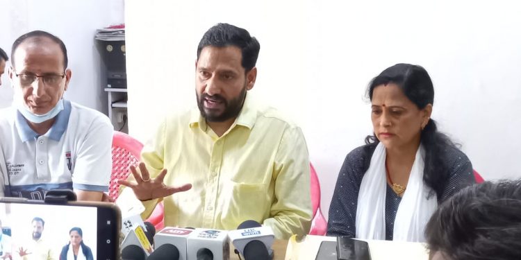 बिग ब्रेकिंग: सहकारी बैंक भर्ती को निरस्त करने की यूकेडी की मांग।