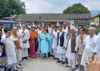 बड़ी खबर:  गहतोड़ी ने किया नामांकन,क्यों नही पहुंचे हरीश,प्रीतम ?