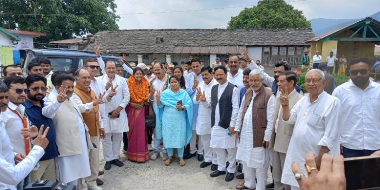 बड़ी खबर: गहतोड़ी ने किया नामांकन,क्यों नही पहुंचे हरीश,प्रीतम ?