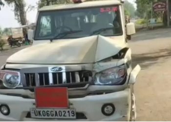 हादसा: खनन वाहन ने एसडीएम के वाहन को मारी टक्कर