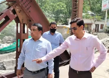 ब्रेकिंग : कमिश्नर ने किया औचक निरीक्षण, सुस्त काम देख दिए कड़े निर्देश