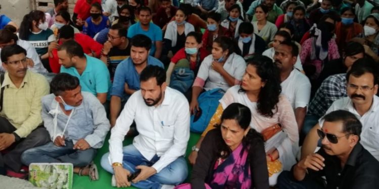 नर्सिंग बेरोजगारों के समर्थन में आया यूकेडी, दिया समर्थन