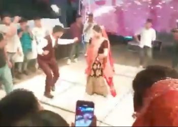 Breaking : शादी की खुशी में नाच रहे दूल्हा दुल्हन को उड़ा ले गई आंधी