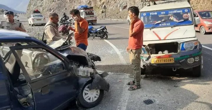 दुर्घटना : देवप्रयाग में 2 वाहनों की आपस में भिड़त, 7 घायल