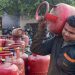 बड़ी खबर : महंगाई की दोहरी मार, एलपीजी गैस सिलेंडर और कमर्शियल सिलेंडर के दामों में फिर बढ़ोतरी