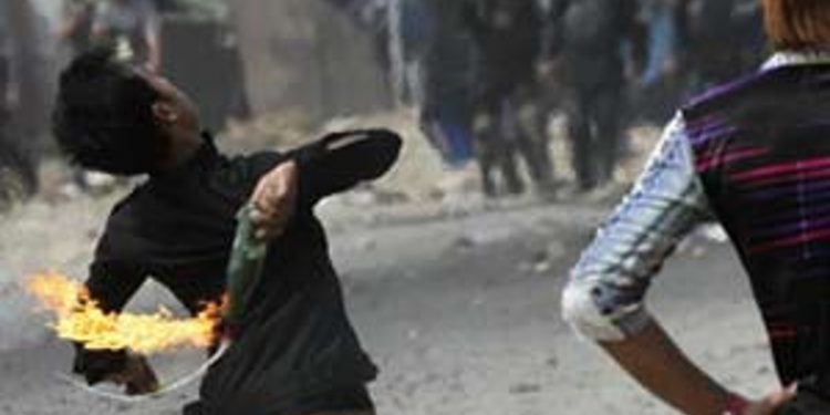 इफकाई यूनिवर्सिटी के छात्रों में आपसी भिड़ंत में छात्रों पर फेंका पेट्रोल बम, 2 घायल