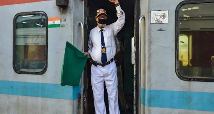 Indian Railways New Rule: ट्रेन में अब गार्ड नहीं होंगे, जानिए क्यों ?