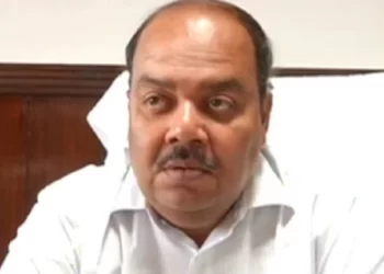 उपेक्षित माहौल में विदा हुए भ्रष्ट IAS अफसर ओम प्रकाश