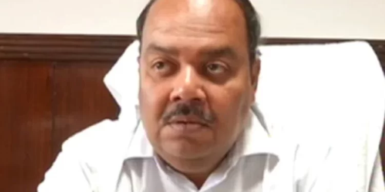 उपेक्षित माहौल में विदा हुए भ्रष्ट IAS अफसर ओम प्रकाश