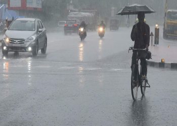 मौसम : उत्तराखंड में अगले चार दिनों तक बदलेगा मौसम का मिजाज , इन जिलों में होगी झमाझम बारिश