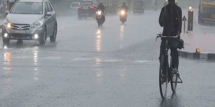 मौसम : उत्तराखंड में अगले चार दिनों तक बदलेगा मौसम का मिजाज , इन जिलों में होगी झमाझम बारिश