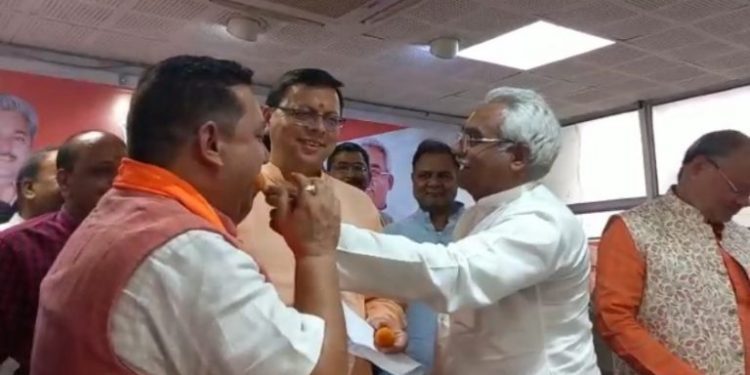 ब्रेकिंग: आम आदमी पार्टी के प्रदेश अध्यक्ष दीपक बाली ने आप छोड़, हुए भाजपा में शामिल