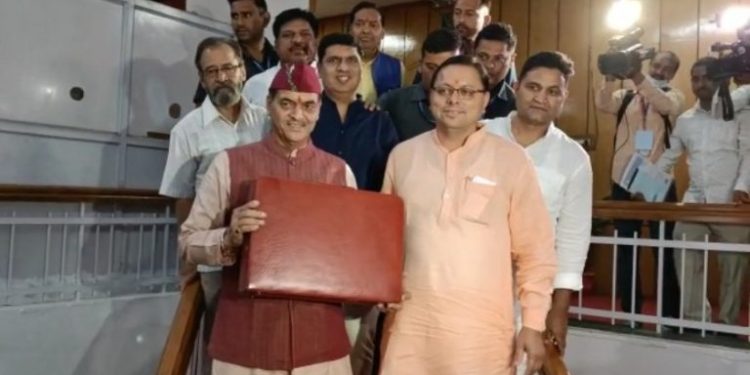 ब्रेकिंग: वित मंत्री प्रेमचंद अग्रवाल ने पेश किया बजट,इन मुख्य बिंदुओं पर रहा फोकस..