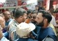 बड़ी खबर: कांग्रेसी विधायक से भिड़े कार्यकर्ता। जानिए पूरा मामला