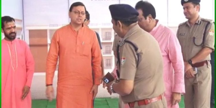 बड़ी खबर: सीएम का पुलिसकर्मियों को बड़ी सौगात।प्रशासनिक भवन,क्वार्टर गार्द एवं बैरक का किया शिलान्यास