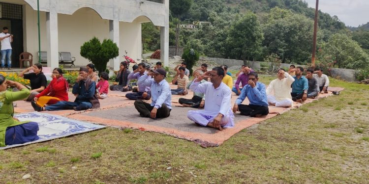 प्राचार्य डॉ सुषमा चमोली की अध्यक्षता में महाविद्यालय चंद्रबदनी में किया गया योग शिविर आयोजन
