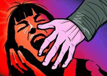 शर्मनाक: कार में लिफ्ट देकर मां और उसकी 6 साल की बेटी के साथ किया दुष्कर्म। मुकदमा दर्ज