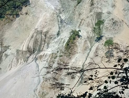 बड़ी खबर: जल विज्ञान संस्थान एवं भूगर्भीय संस्थान टीम से समाज सेवी बृजवासी ने की इस पहाड़ी का अध्ययन कराने की मांग