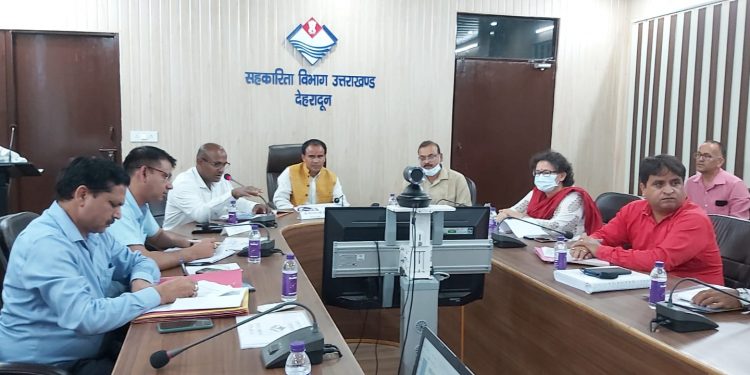कैडर सचिवों को मिले पटवारी जैसी हैसियत व पावर। धन सिंह रावत
