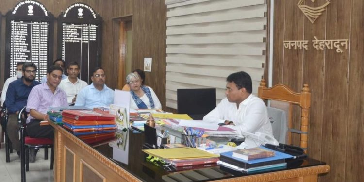 बड़ी खबर: जिलाधिकारी की अध्यक्षता में संपन्न हुई जिला टास्कफोर्स समिति की बैठक