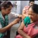देशभर में एक बार फिर बढ़ते कोरोना के प्रभाव को देखते हुए टीकाकरण अभियान जारी।