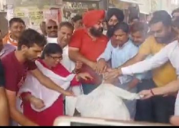 बड़ी खबर: भारतीय जनता पार्टी ने फूंका कांग्रेस की पूर्व अध्यक्ष सोनिया गांधी का पुतला