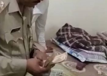 शर्मनाक:  रेप पीड़िता से शारीरिक संबंध बनाने का दबाव।दरोगा ने मांगे पांच लाख