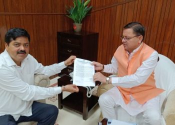 बड़ी खबर :- गणेश गोदियाल मंत्री धन सिंह की शिकायत को लेकर पहुंचे सीएम के पास।की ये बड़ी मांग