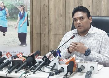 बड़ी खबर: ये अधिकारी चार्ज संभालते ही एक्शन में। प्रैक्टिस करने वाले चिकित्सकों के खिलाफ होगी कार्रवाई