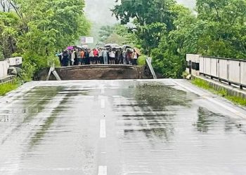 बड़ी खबर: भारी बारिश के चलते बहा रायपुर पुल