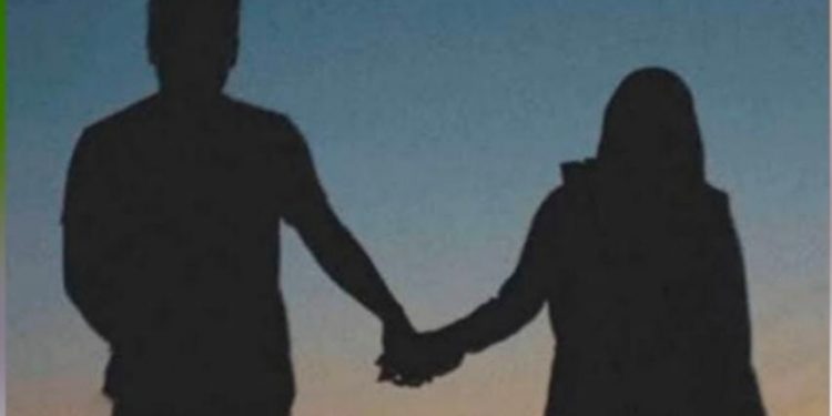 यहां प्रेमी-प्रेमिका ने लगाई छत से छलांग। एक का फूटा सिर, दूसरे की टांग