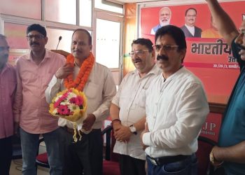 बड़ी खबर: गुसाईं ने दर्जनों समर्थकों संग की घर वापसी