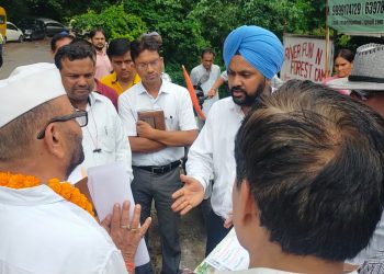 आजादी के अमृत महोत्सव पर स्वतंत्रता संग्राम सेनानी स्व. चंदन सिंह बिष्ट के ग्रामीण आज भी सडक के लिये संघर्ष करने को मजबूर