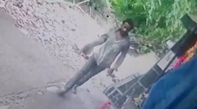 गज़ब: यहां भगवान को भी नही छोड़ा, नशेड़ी ने चुराई भगवान की मूर्तियां।