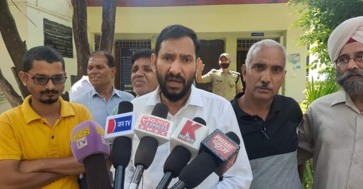 डोईवाला अस्पताल का उच्चीकरण न हुआ तो होगा निर्णायक : सौंपा ज्ञापन