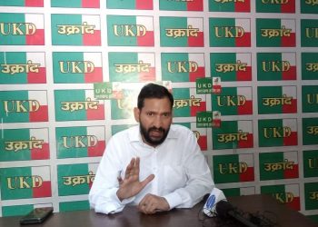 पेपर लीक मामले में गुमराह कर रही सरकार  : सेमवाल